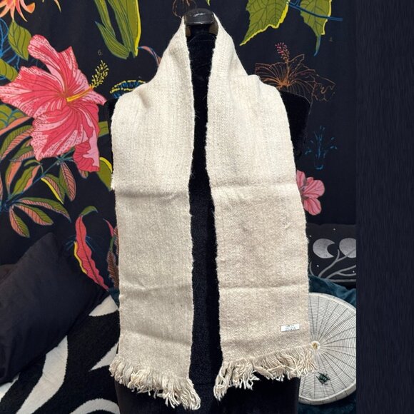 Ecuadorian 100% Wool Fringed Scarf, Natural Cream - Picture 3 of 11